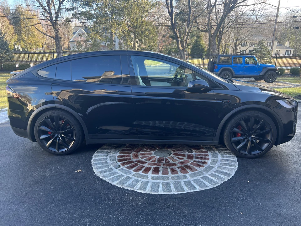 2018 Tesla Model X - Image 13 of 31