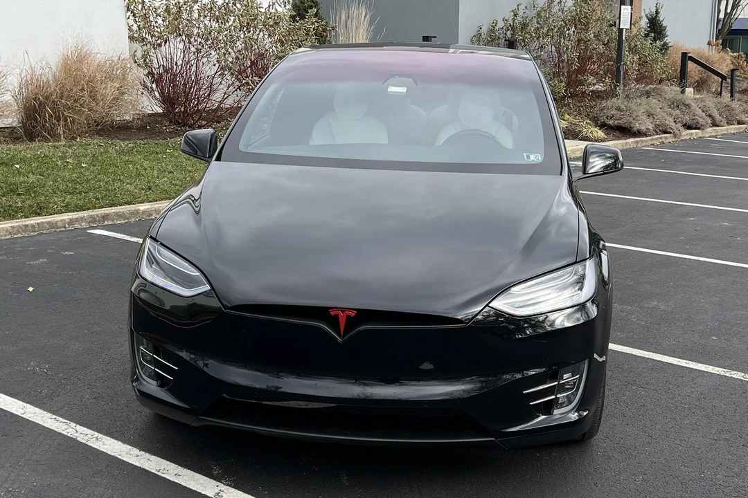 2018 Tesla Model X - Image 2 of 31