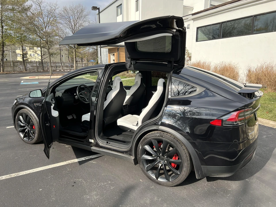 2018 Tesla Model X - Image 16 of 31