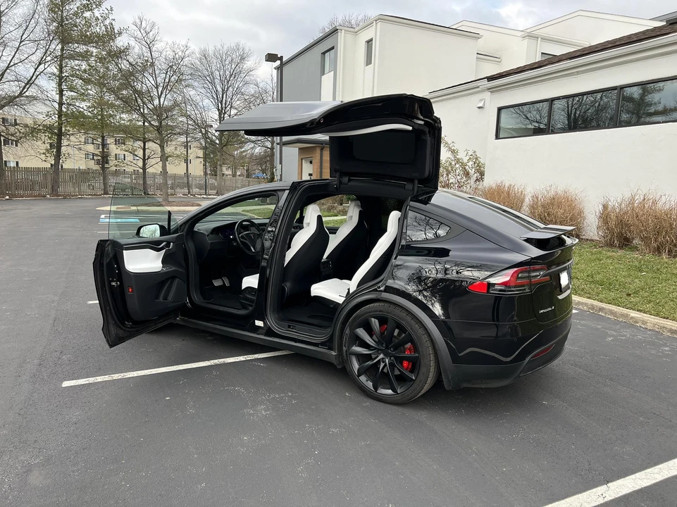 2018 Tesla Model X - Image 17 of 31