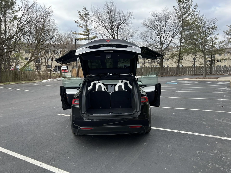 2018 Tesla Model X - Image 18 of 31