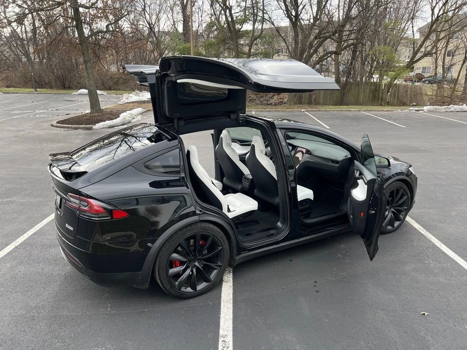 2018 Tesla Model X - Image 19 of 31