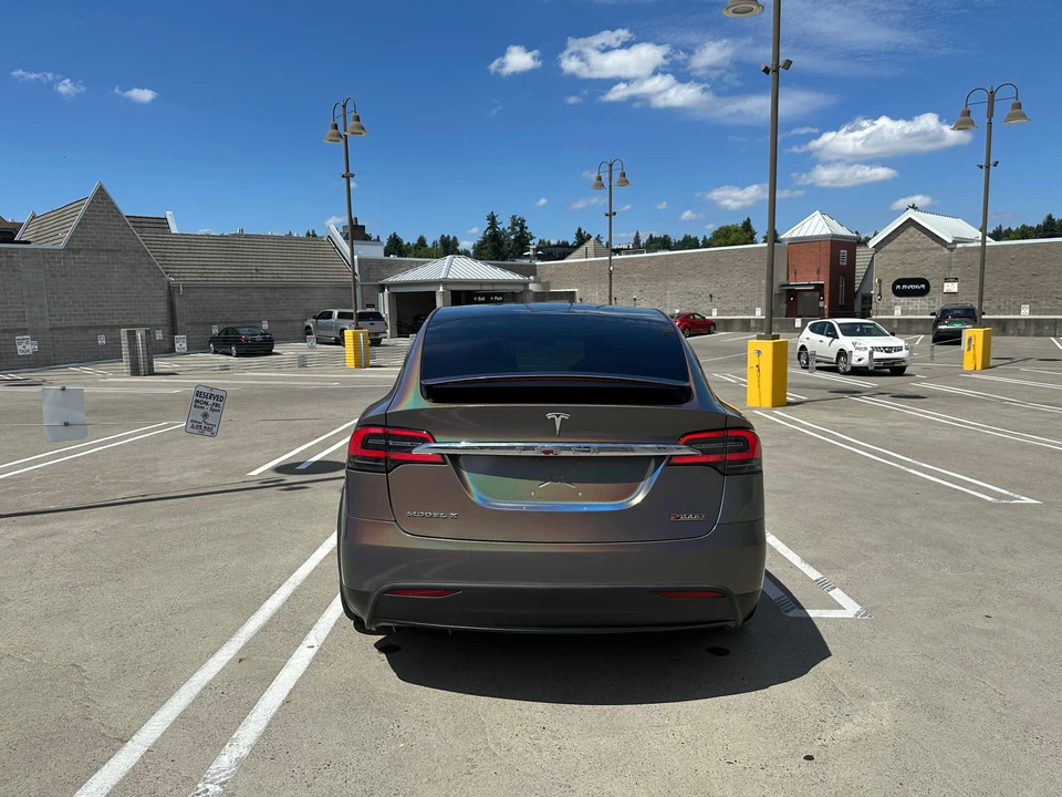2018 Tesla Model X - Image 11 of 31