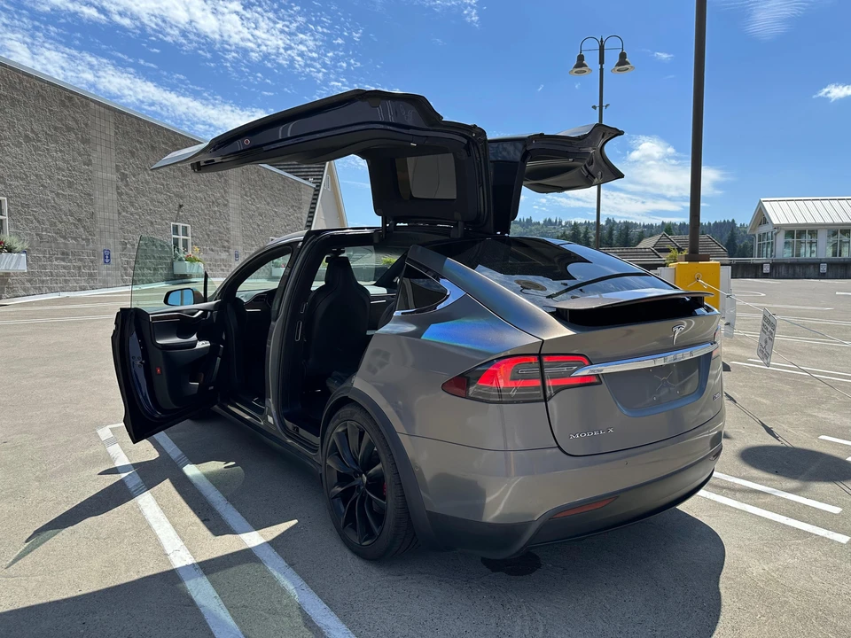 2018 Tesla Model X - Image 27 of 31