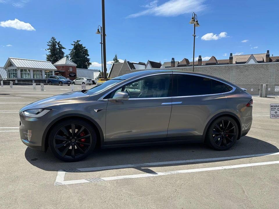 2018 Tesla Model X - Image 8 of 31