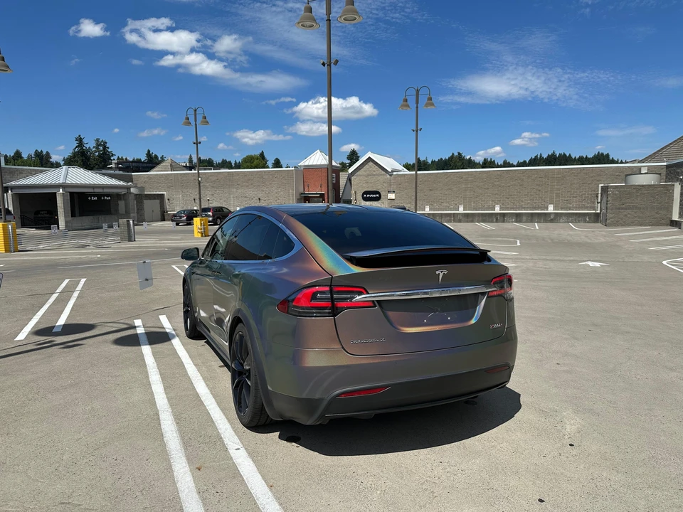 2018 Tesla Model X - Image 10 of 31