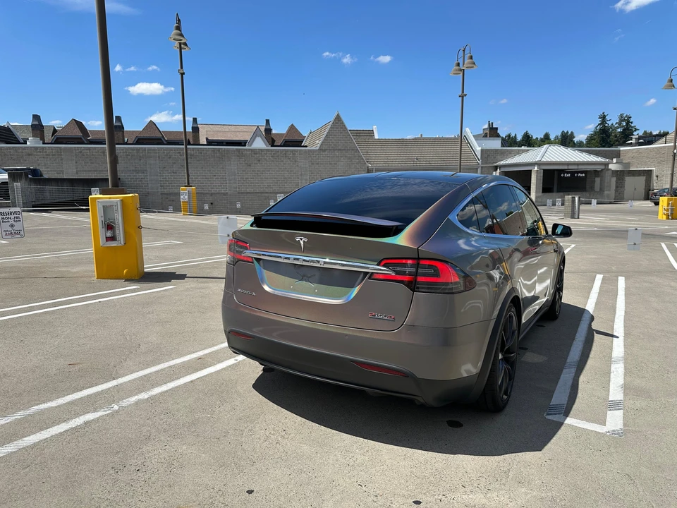 2018 Tesla Model X - Image 12 of 31