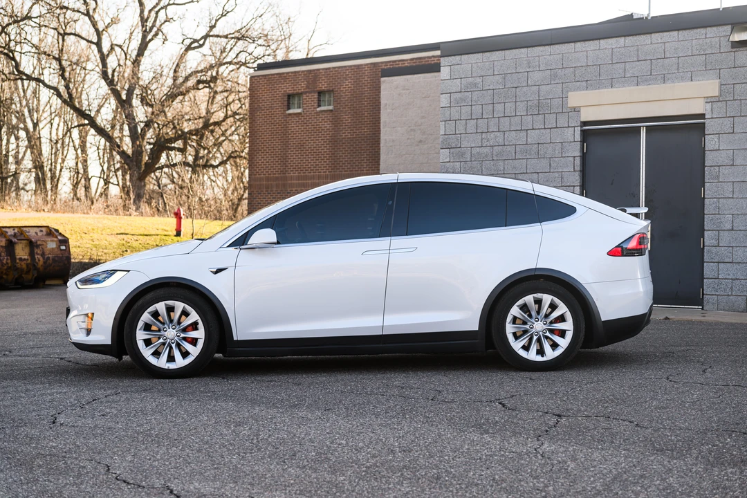 2018 Tesla Model X - Image 9 of 31