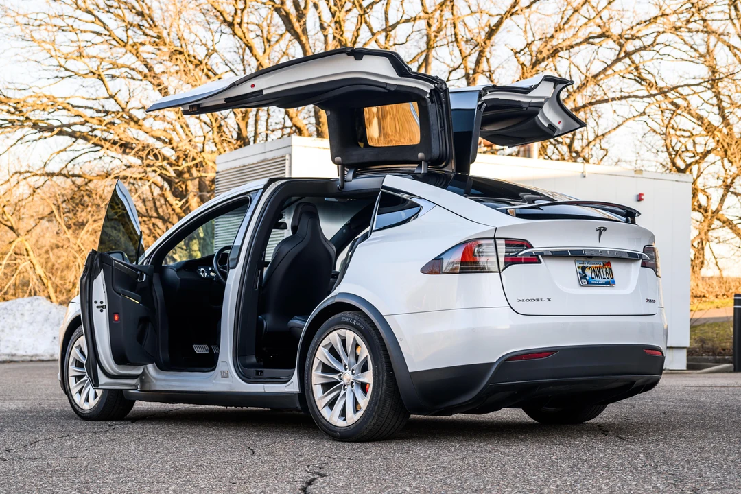 2018 Tesla Model X - Image 4 of 31