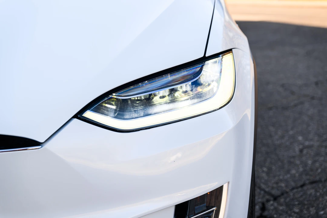 2018 Tesla Model X - Image 28 of 31