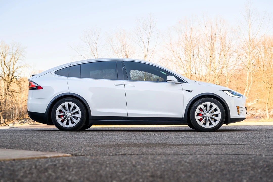 2018 Tesla Model X - Image 17 of 31