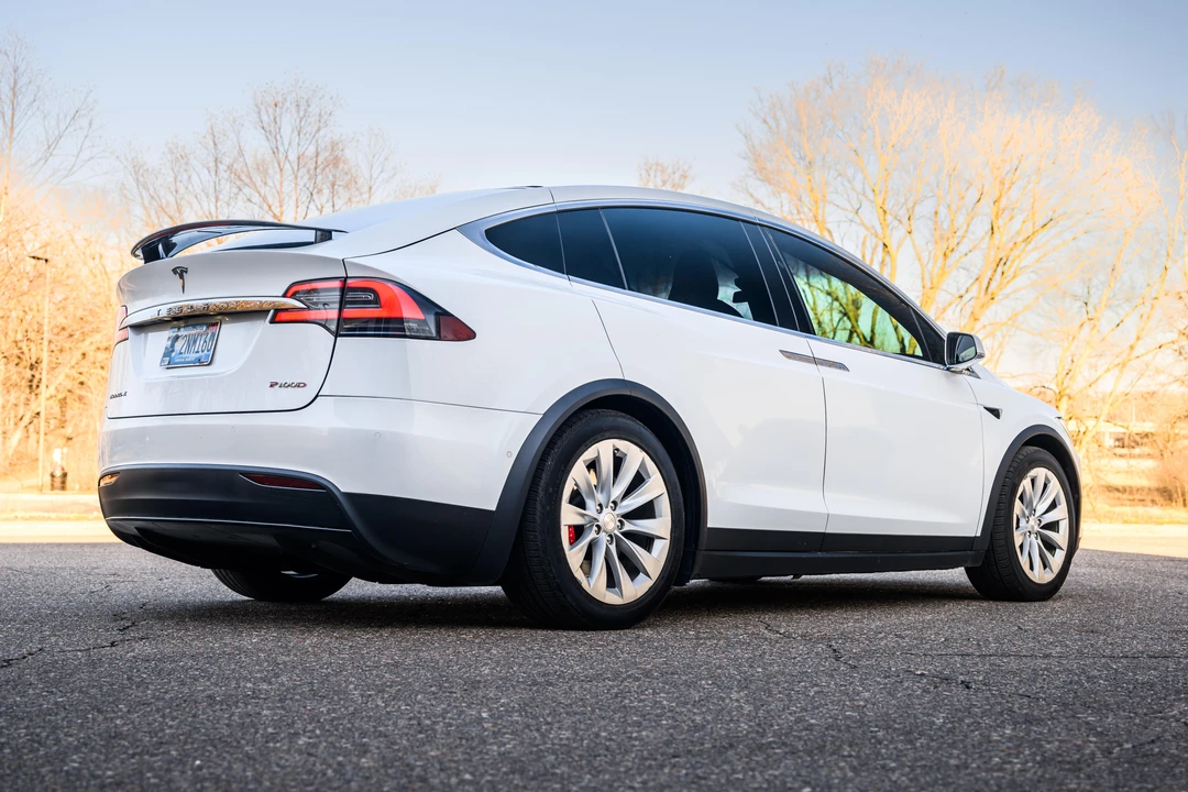 2018 Tesla Model X - Image 15 of 31
