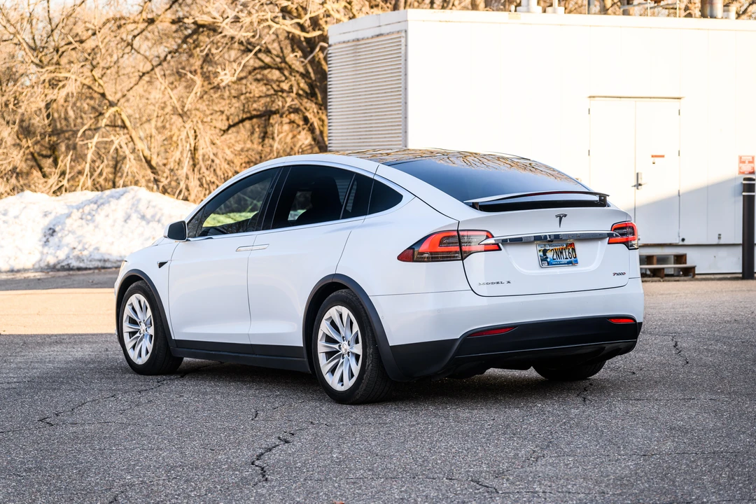 2018 Tesla Model X - Image 10 of 31