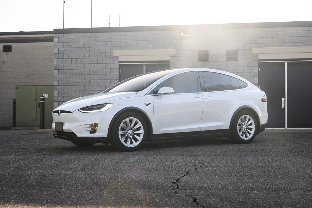 2018 Tesla Model X - Image 8 of 31