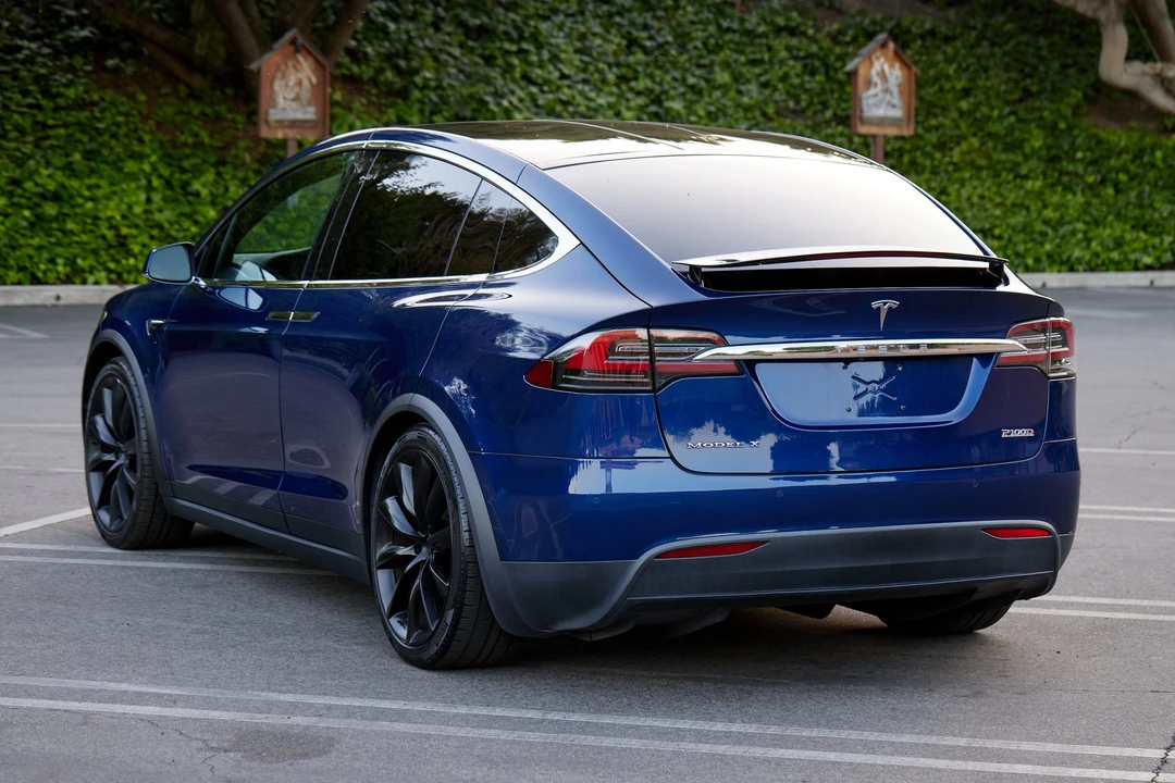2018 Tesla Model X - Image 15 of 31