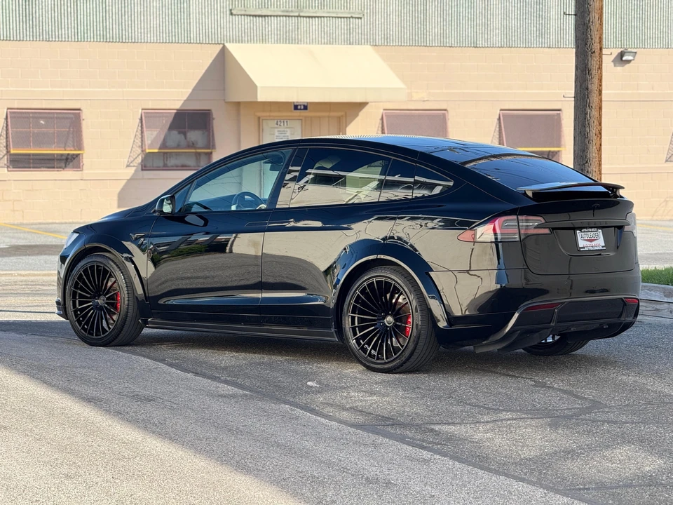 2018 Tesla Model X - Image 8 of 31