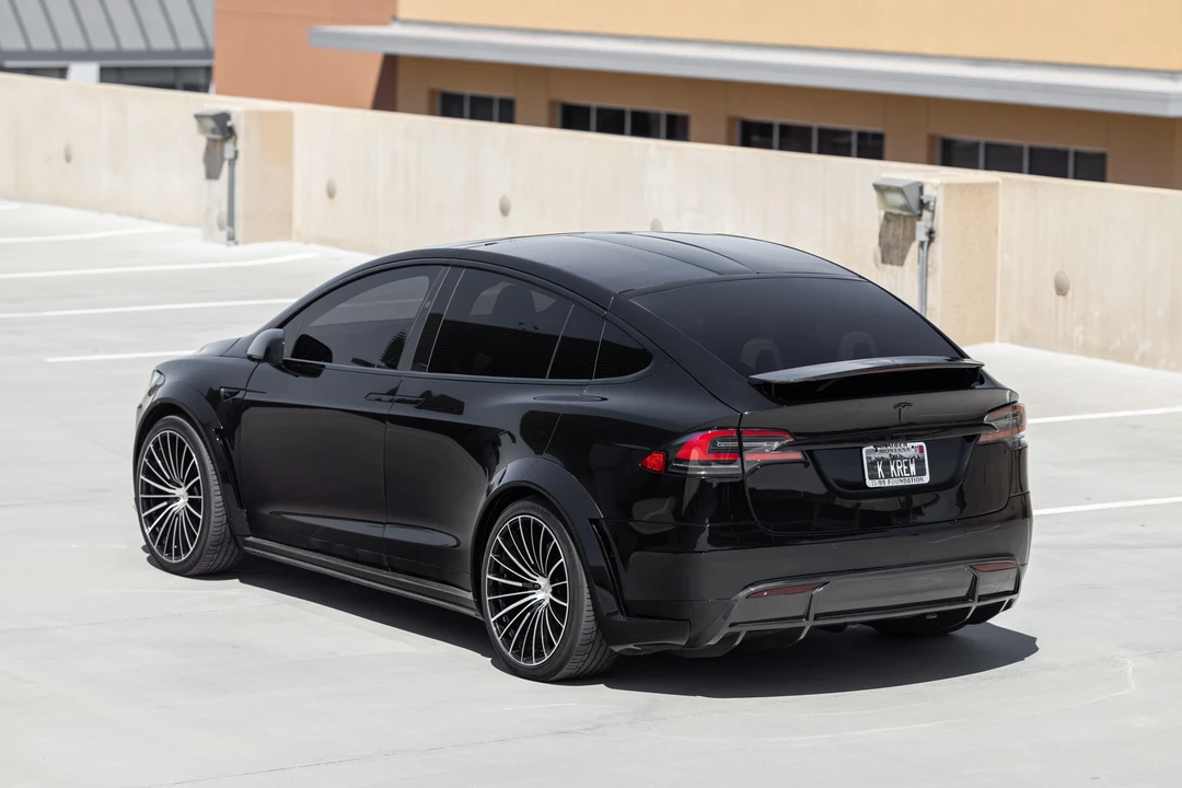 2018 Tesla Model X - Image 8 of 31