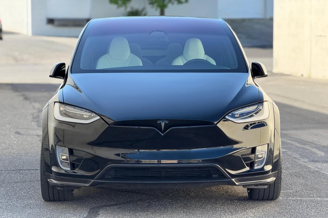 2018 Tesla Model X - Image 2 of 31