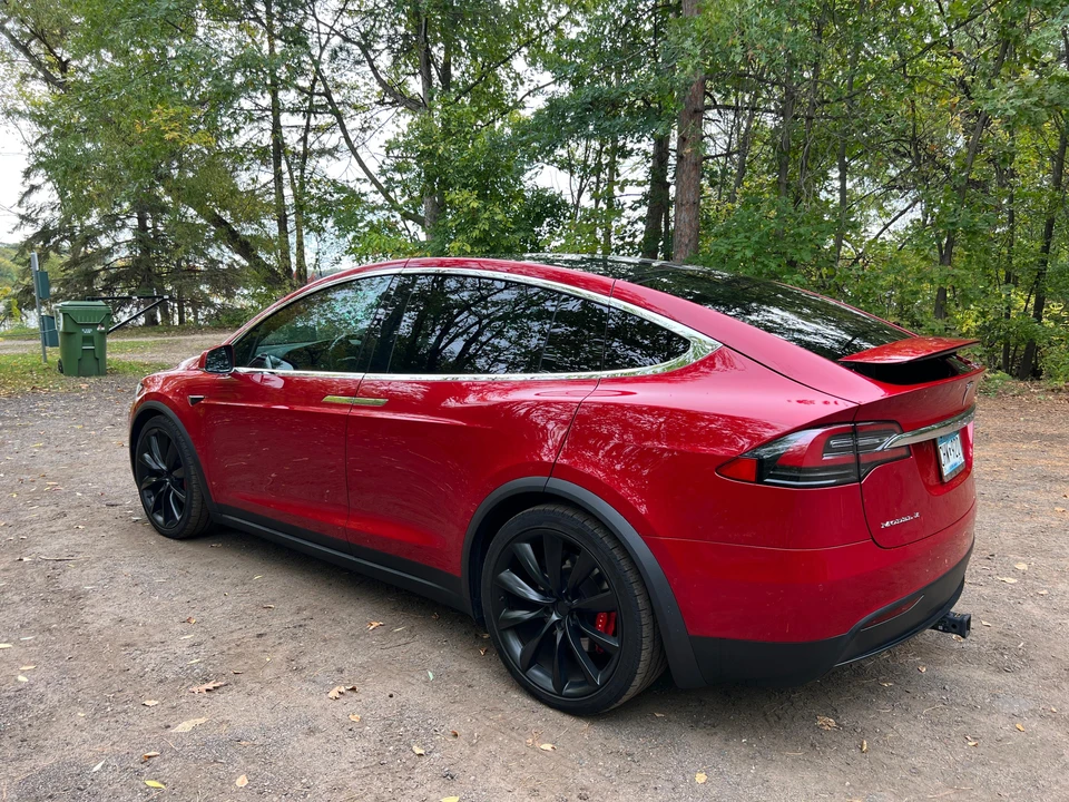 2018 Tesla Model X - Image 12 of 31