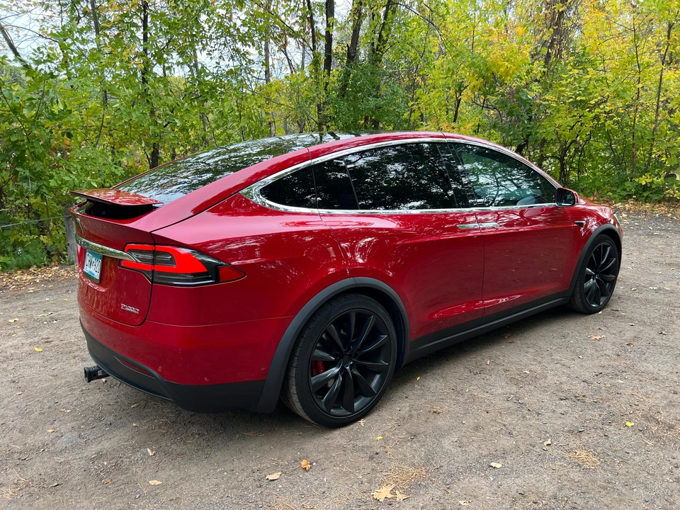 2018 Tesla Model X - Image 16 of 31