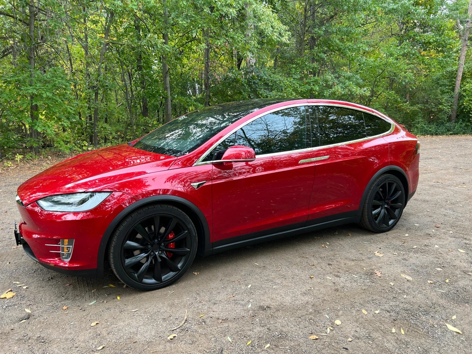 2018 Tesla Model X - Image 10 of 31