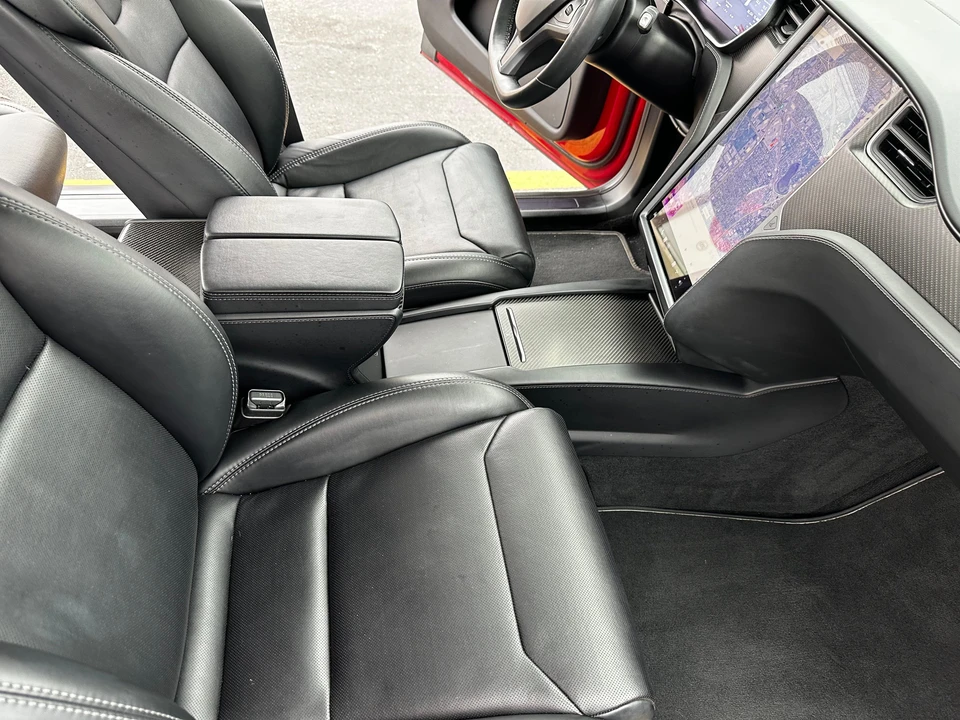 2018 Tesla Model X - Image 28 of 31