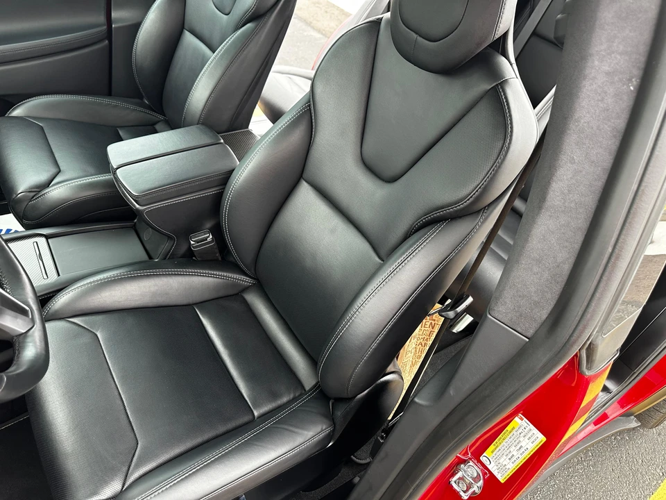 2018 Tesla Model X - Image 27 of 31