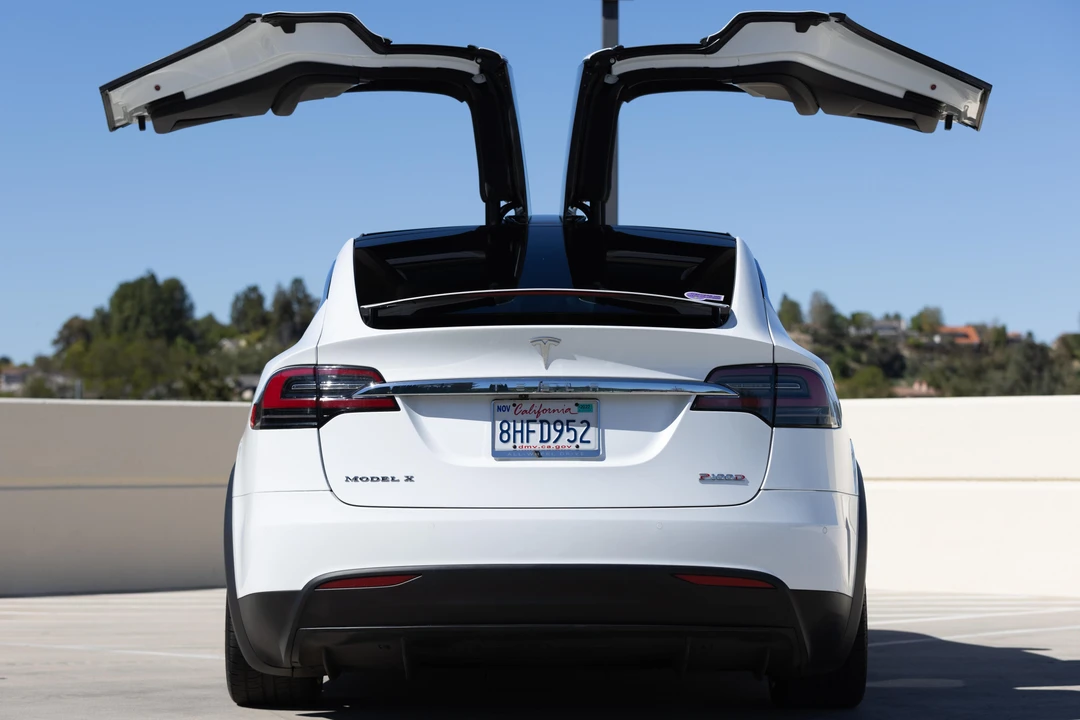 2018 Tesla Model X - Image 5 of 31