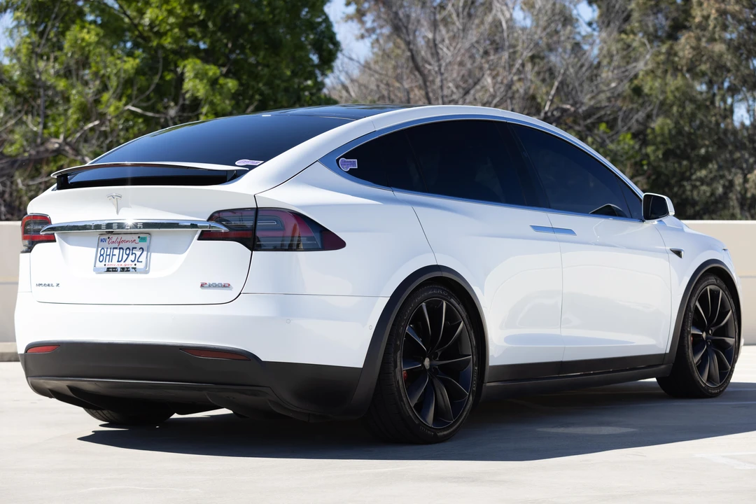 2018 Tesla Model X - Image 11 of 31