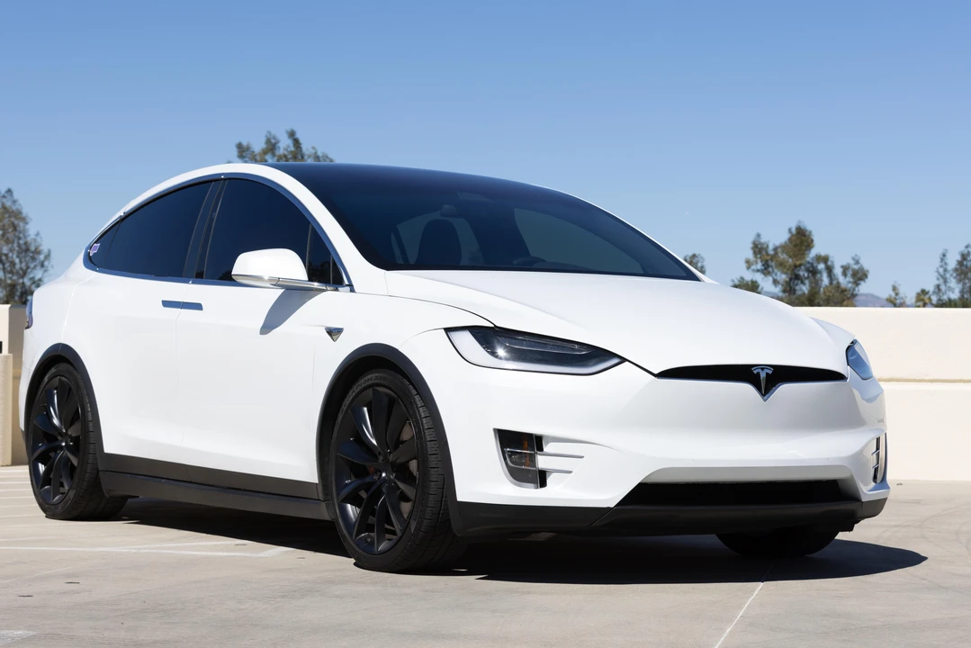 2018 Tesla Model X - Image 12 of 31
