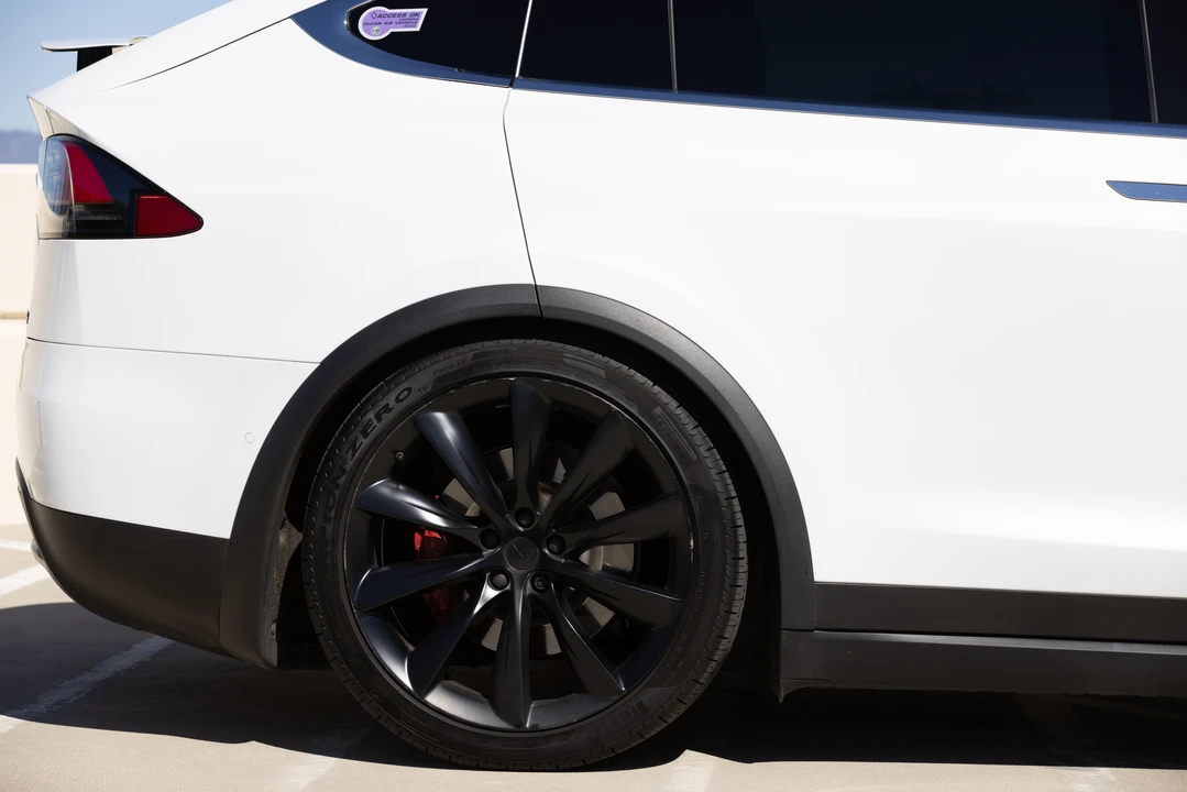 2018 Tesla Model X - Image 16 of 31
