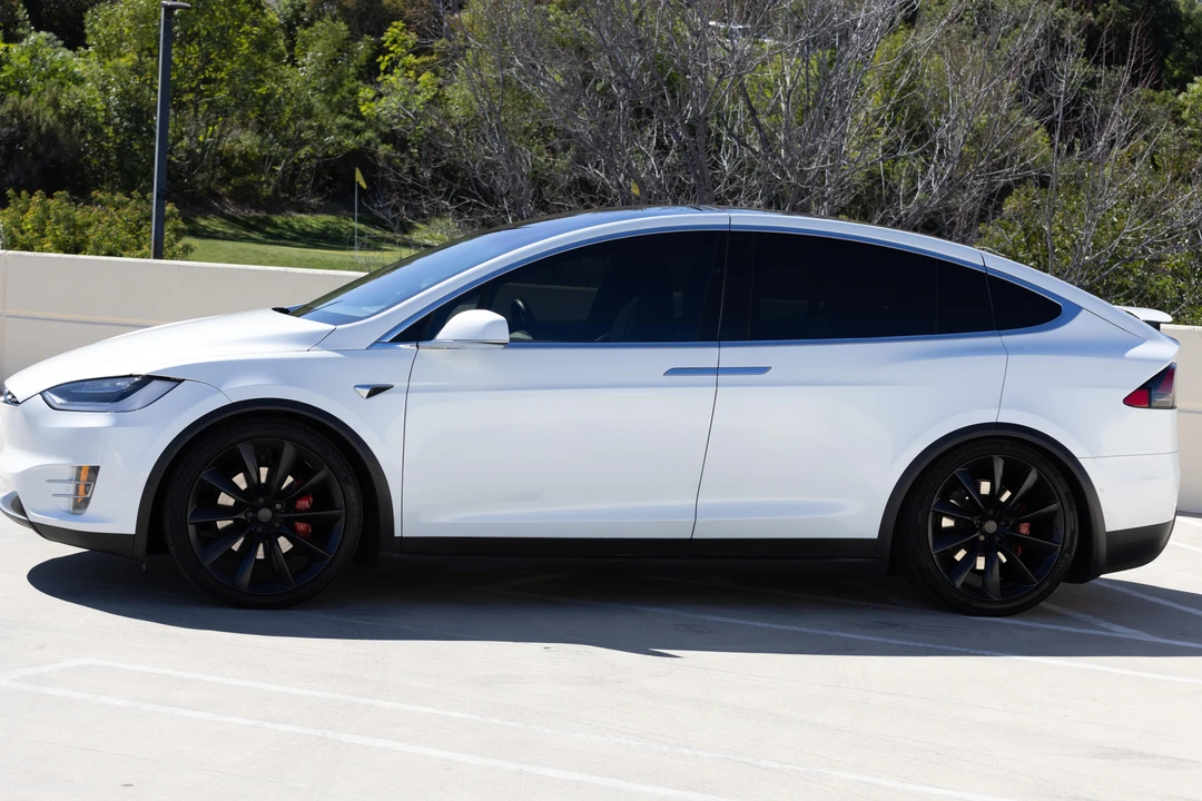 2018 Tesla Model X - Image 7 of 31