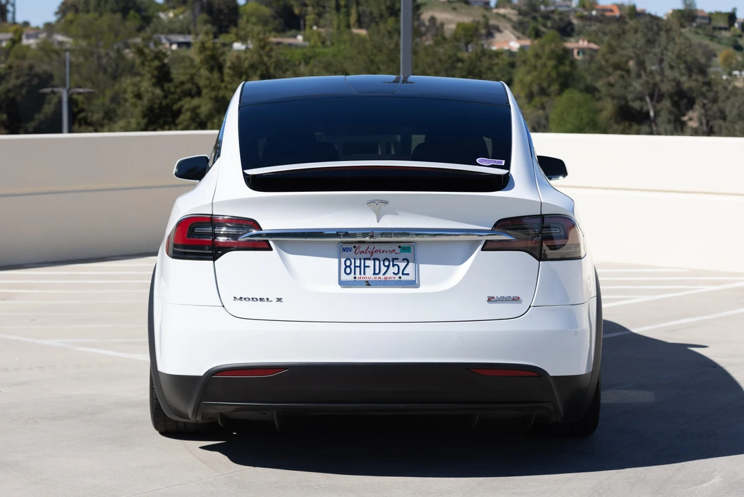 2018 Tesla Model X - Image 9 of 31