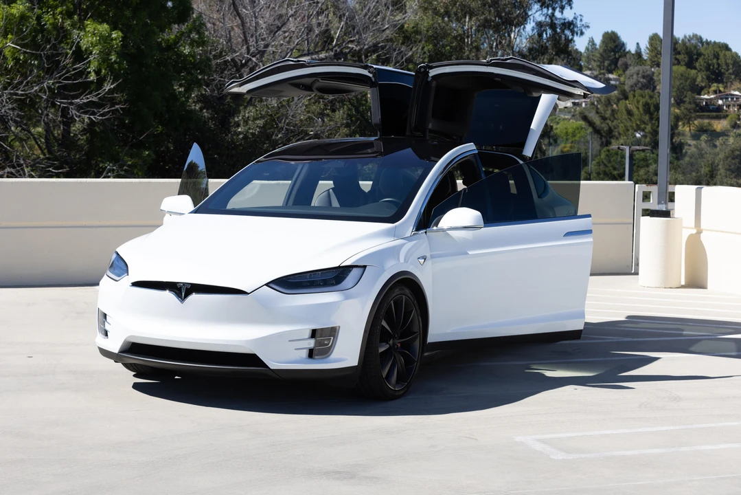2018 Tesla Model X - Image 6 of 31
