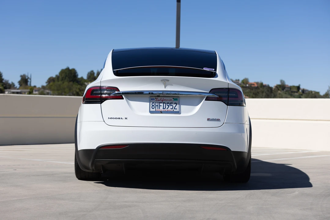 2018 Tesla Model X - Image 8 of 31