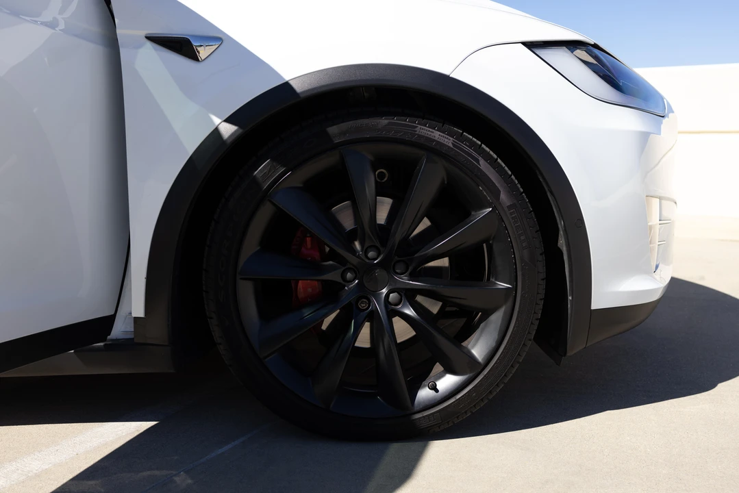 2018 Tesla Model X - Image 25 of 31