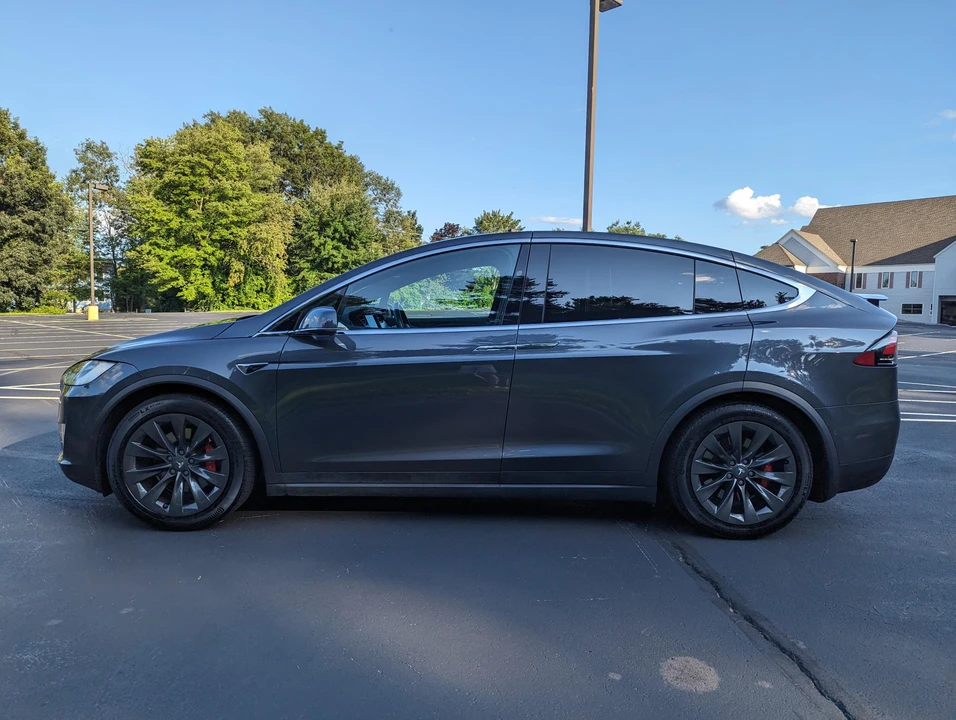 2018 Tesla Model X - Image 15 of 31