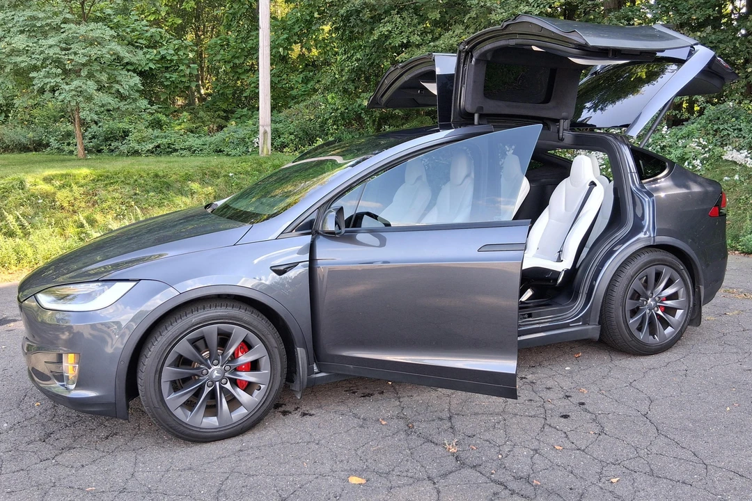 2018 Tesla Model X - Image 19 of 31