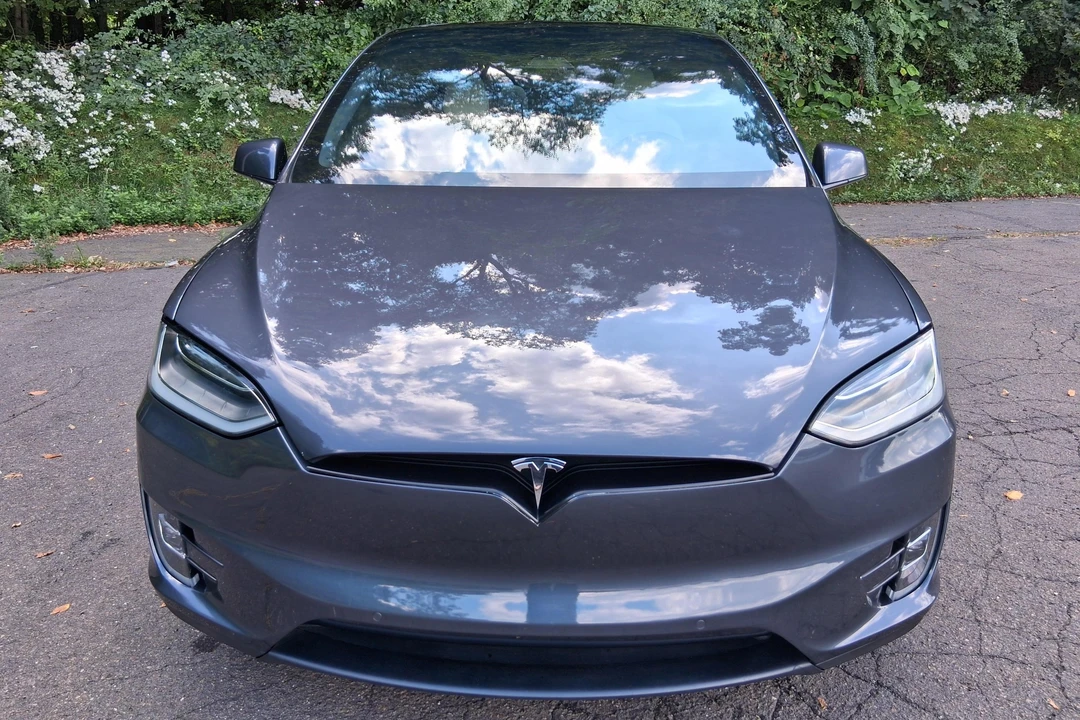 2018 Tesla Model X - Image 2 of 31