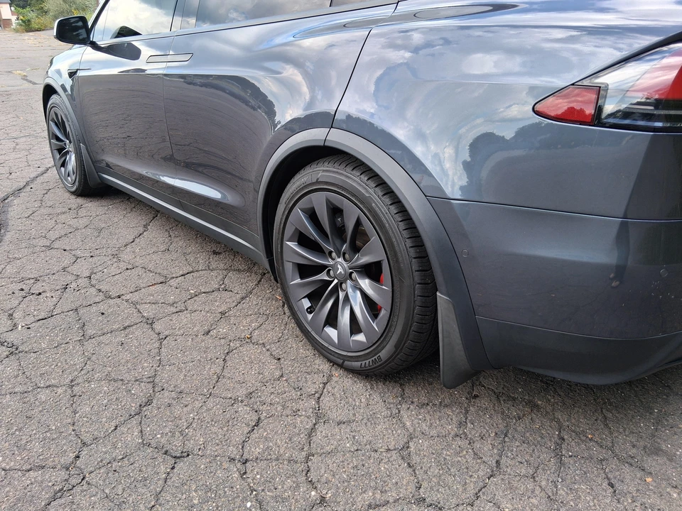 2018 Tesla Model X - Image 29 of 31