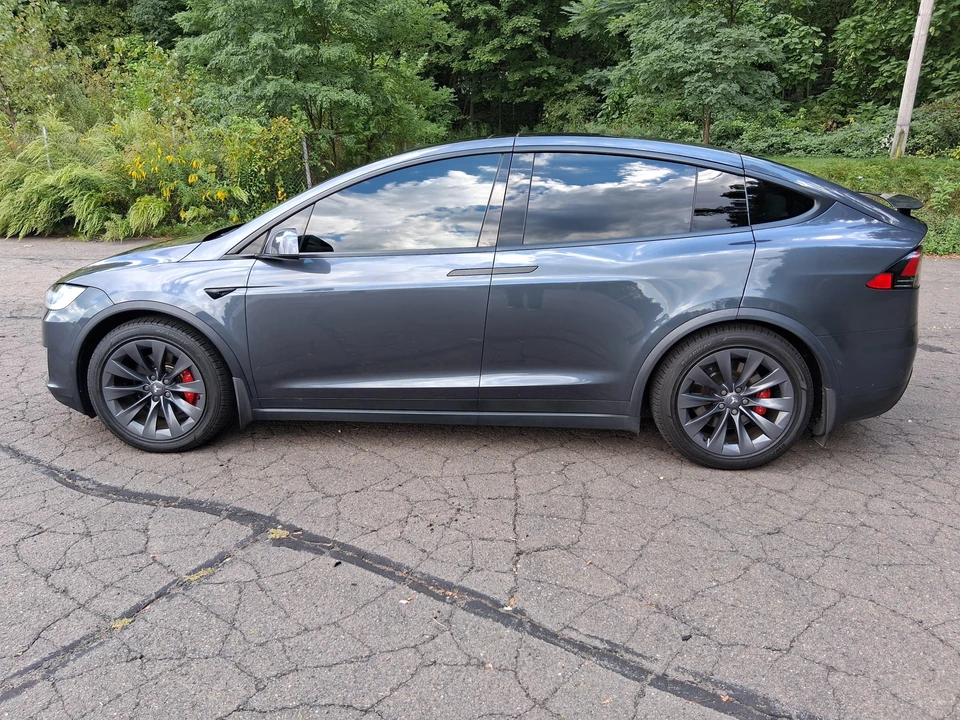 2018 Tesla Model X - Image 9 of 31