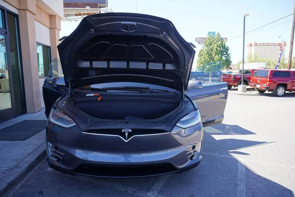 2018 Tesla Model X - Image 8 of 13