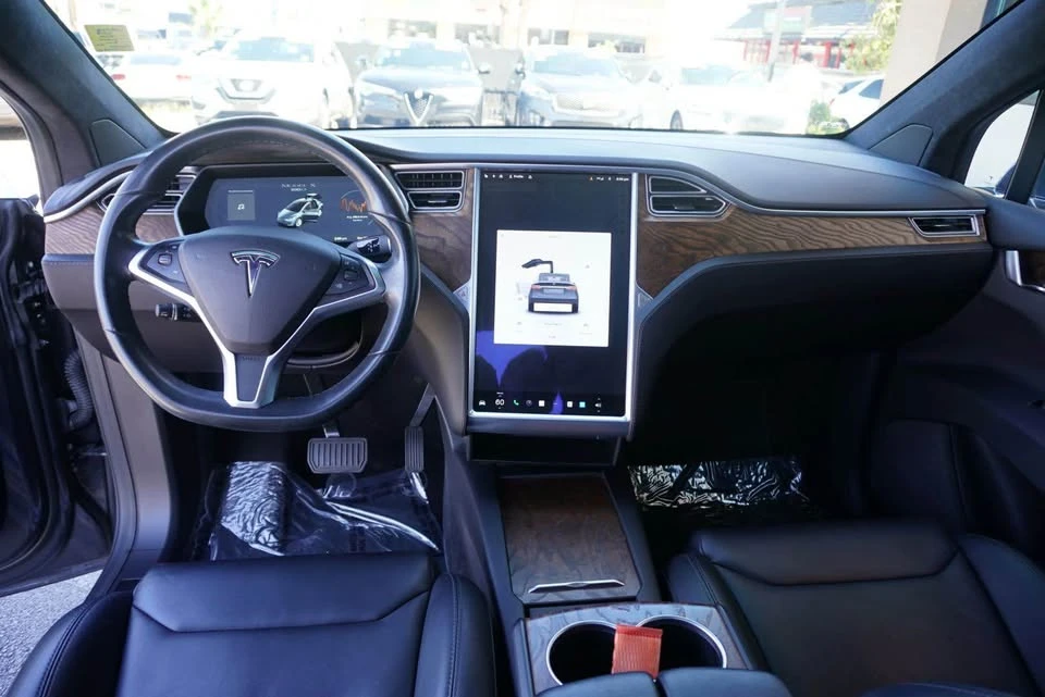 2018 Tesla Model X - Image 12 of 13