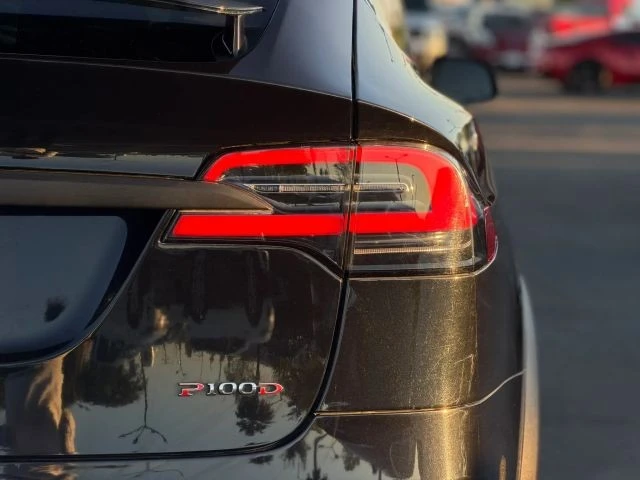 2018 Tesla Model X - Image 10 of 21