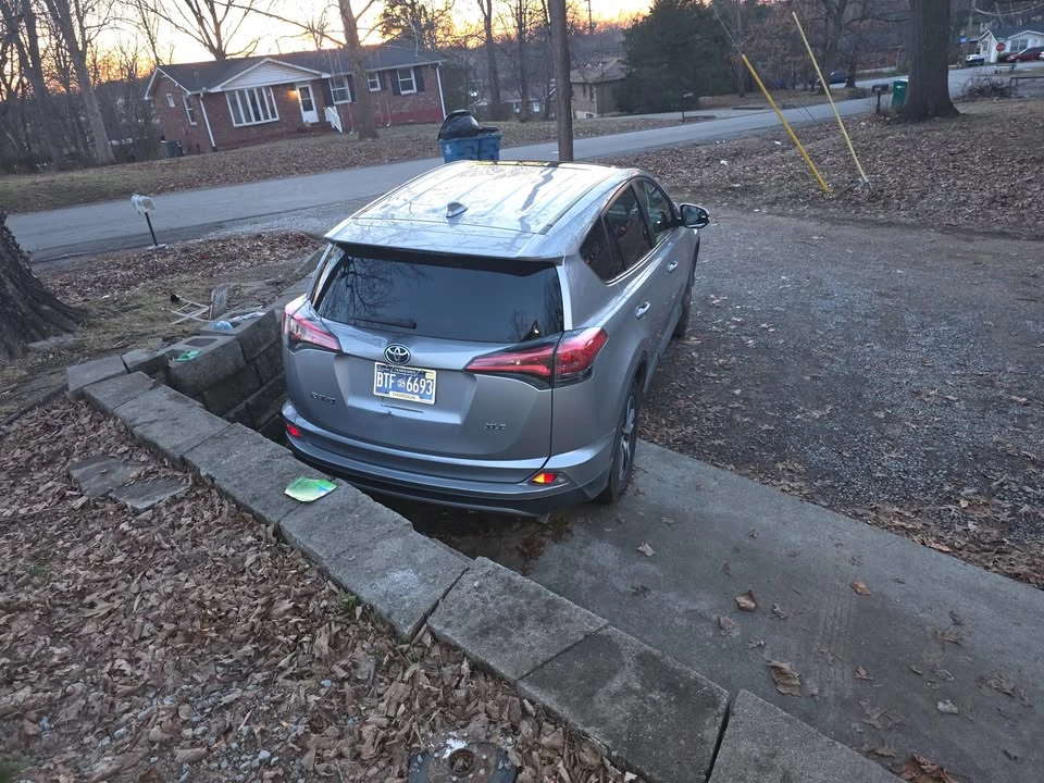 2018 Toyota RAV4 4th Gen - Image 3 of 12