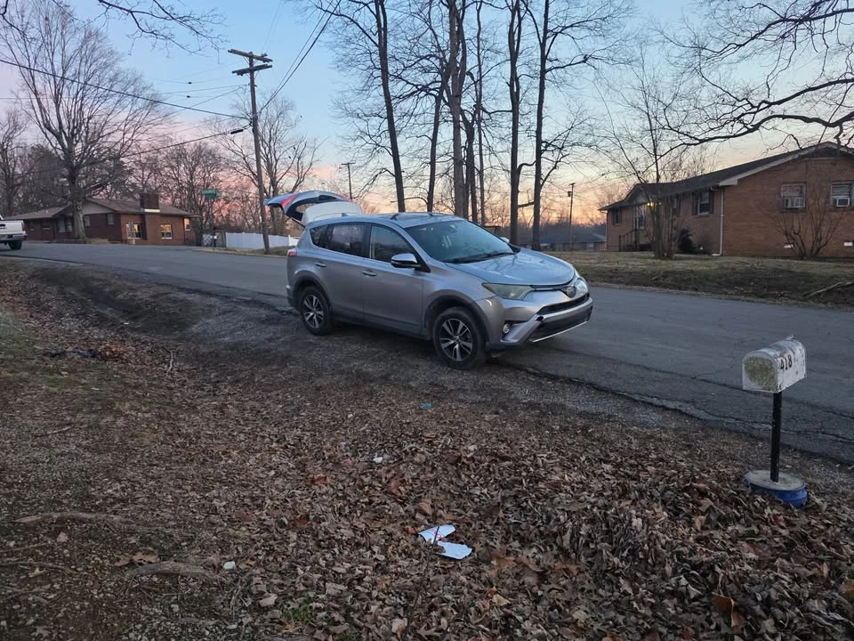 2018 Toyota RAV4 4th Gen - Image 2 of 12
