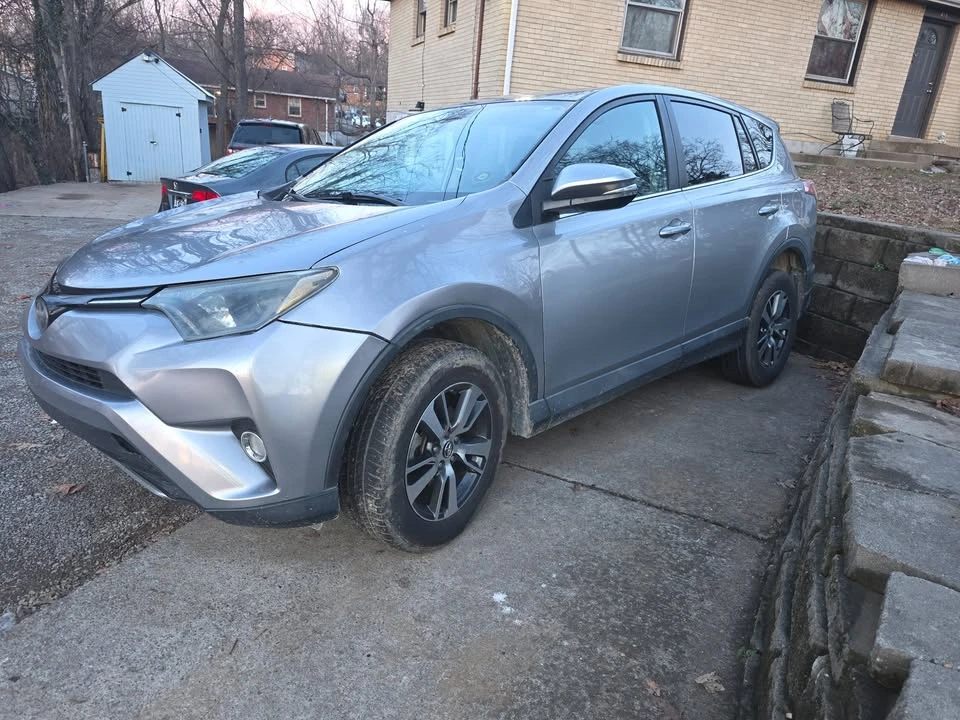 2018 Toyota RAV4 4th Gen - Image 5 of 12