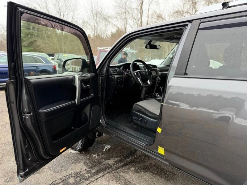 2018 Toyota 4Runner 5th Gen - Image 11 of 20
