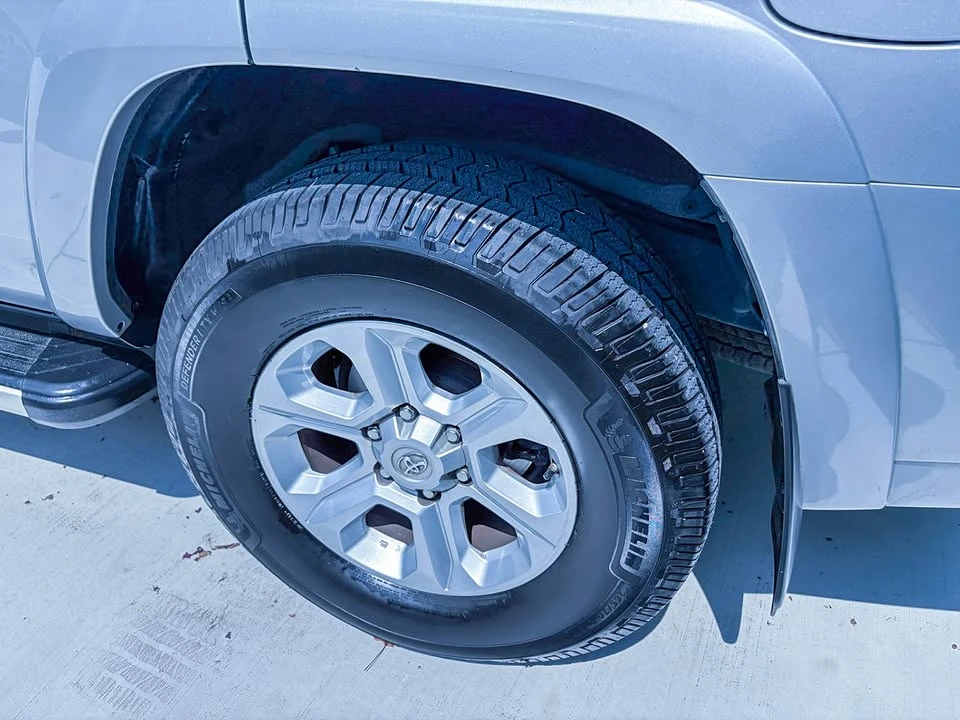 2018 Toyota 4Runner 5th Gen - Image 5 of 10
