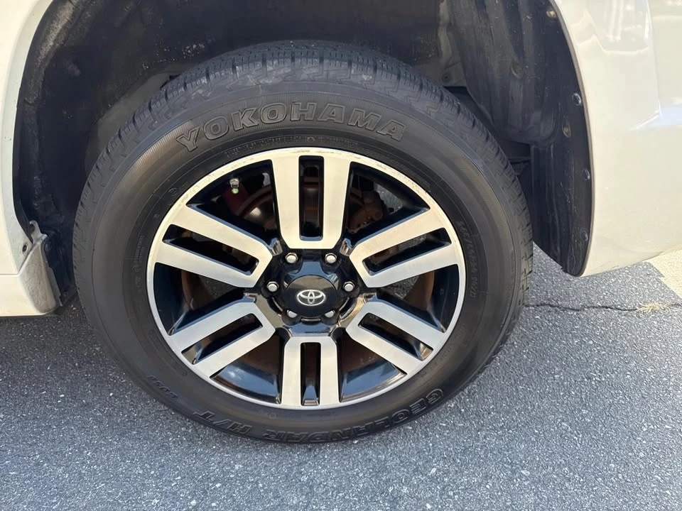 2018 Toyota 4Runner 5th Gen - Image 17 of 18